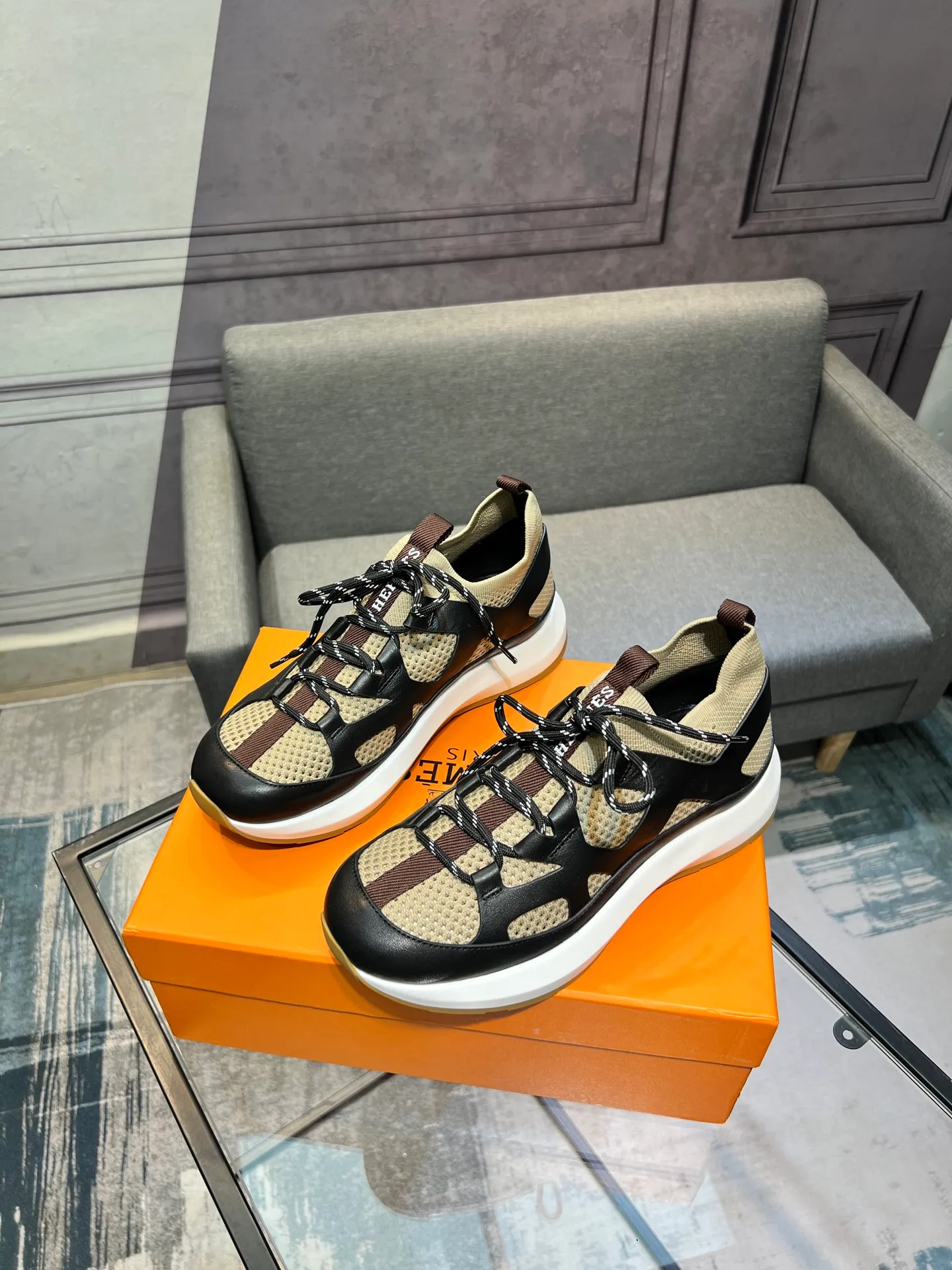 💰¥720 HERMES Men’s rest sneakers! -High-end quality original casual sports shoes -Upper: high nappa calfskin, forging technology, knitted fabric, shoe brand webbing, injection molded brand logo -Inner: foot pad; water-dyed cowhide -Outsole: ultra-light TPU·rubber; two-color molded outsole -Ultra-high quality control·fine workmanship: highlighted (high-end·luxury·grade) Size: 38-44 (45 46 customized)